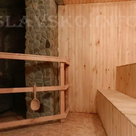 Zacharovany Karpaty Lodge